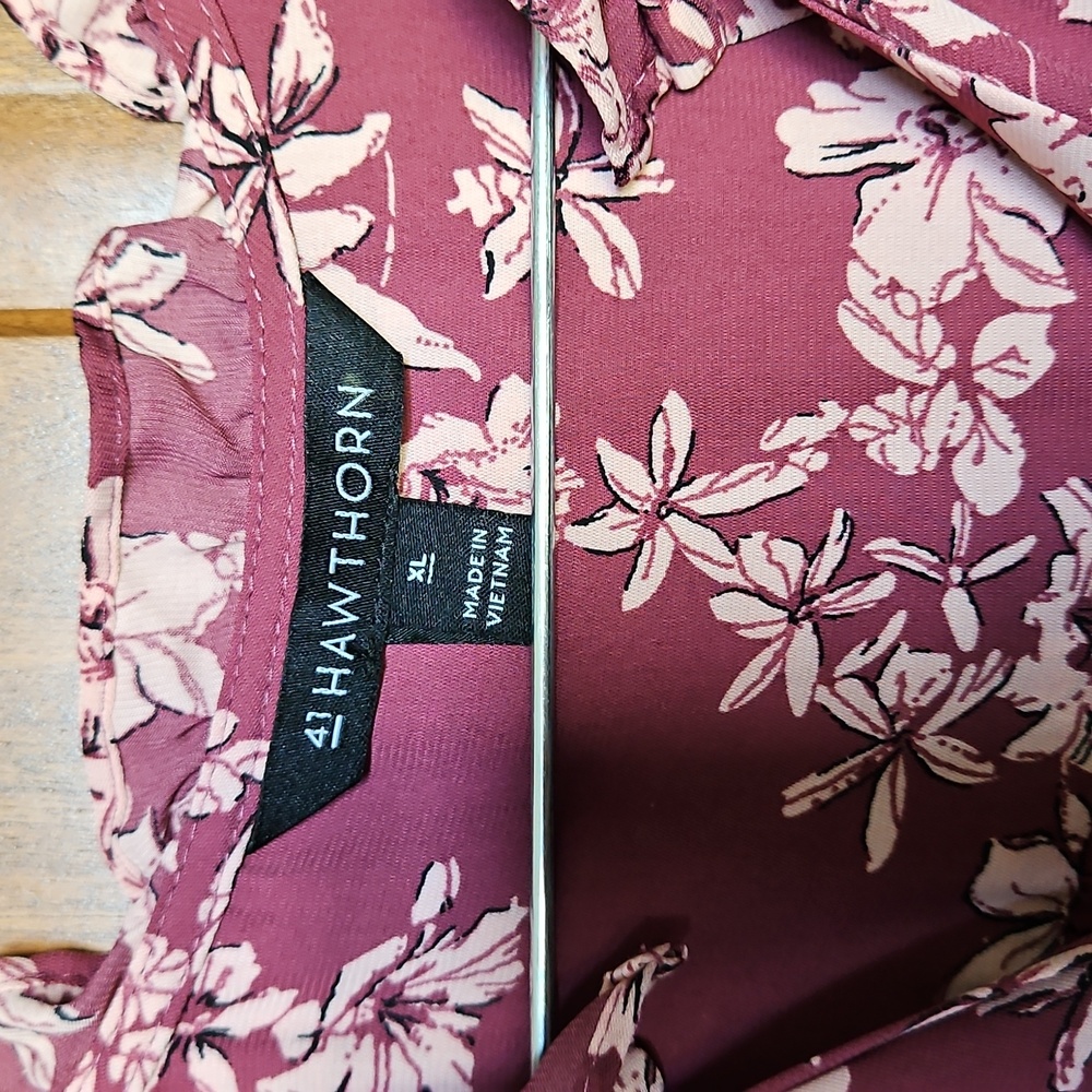 41 Hawthorn Floral Sleeveless Top - Picture 2 of 6